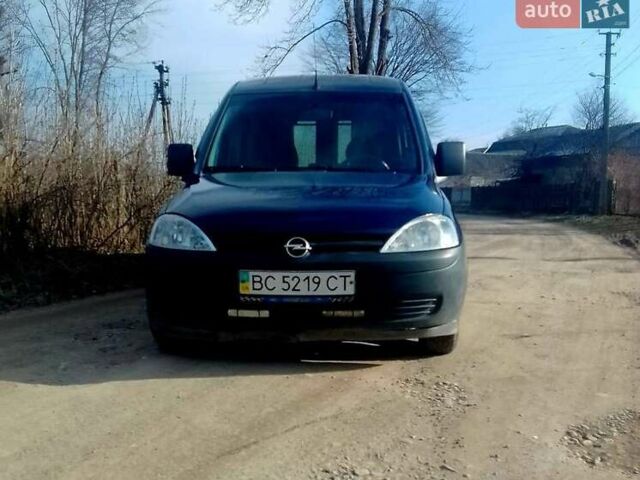 Синий Опель Комбо груз.-пасс., объемом двигателя 1.7 л и пробегом 280 тыс. км за 4750 $, фото 1 на Automoto.ua