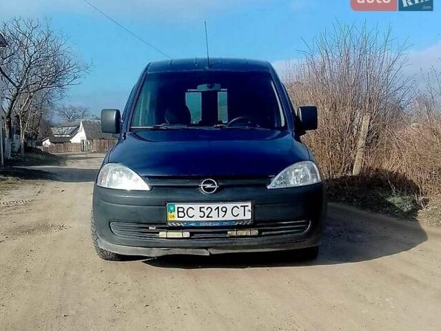 Синий Опель Комбо груз.-пасс., объемом двигателя 1.7 л и пробегом 280 тыс. км за 4750 $, фото 4 на Automoto.ua
