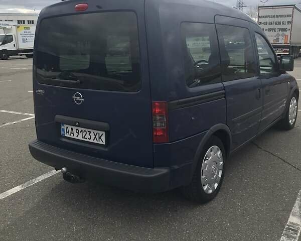 Синий Опель Комбо груз.-пасс., объемом двигателя 1.36 л и пробегом 135 тыс. км за 6400 $, фото 3 на Automoto.ua