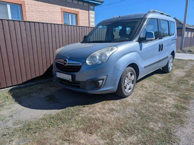 Синий Опель Комбо груз.-пасс., объемом двигателя 1.6 л и пробегом 310 тыс. км за 6500 $, фото 10 на Automoto.ua