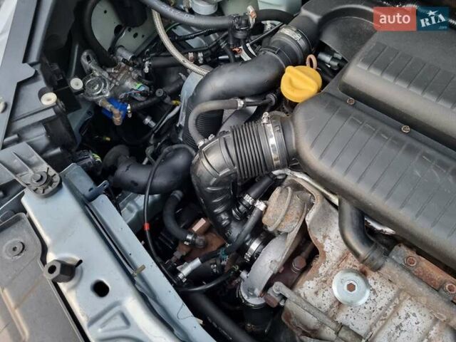 Синий Опель Комбо груз.-пасс., объемом двигателя 1.37 л и пробегом 220 тыс. км за 6999 $, фото 17 на Automoto.ua