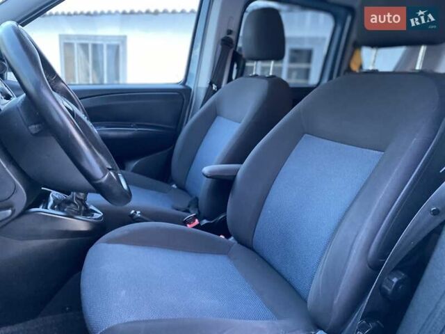 Синій Опель Комбо вант.-пас., об'ємом двигуна 1.6 л та пробігом 172 тис. км за 9500 $, фото 32 на Automoto.ua