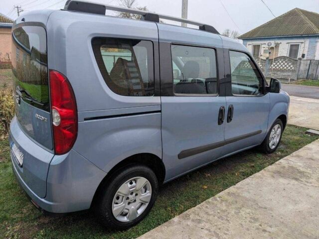 Синий Опель Комбо груз.-пасс., объемом двигателя 1.6 л и пробегом 310 тыс. км за 6500 $, фото 3 на Automoto.ua