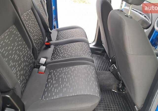 Синий Опель Комбо груз.-пасс., объемом двигателя 1.6 л и пробегом 192 тыс. км за 10800 $, фото 20 на Automoto.ua