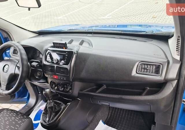 Синій Опель Комбо вант.-пас., об'ємом двигуна 1.6 л та пробігом 193 тис. км за 11400 $, фото 16 на Automoto.ua