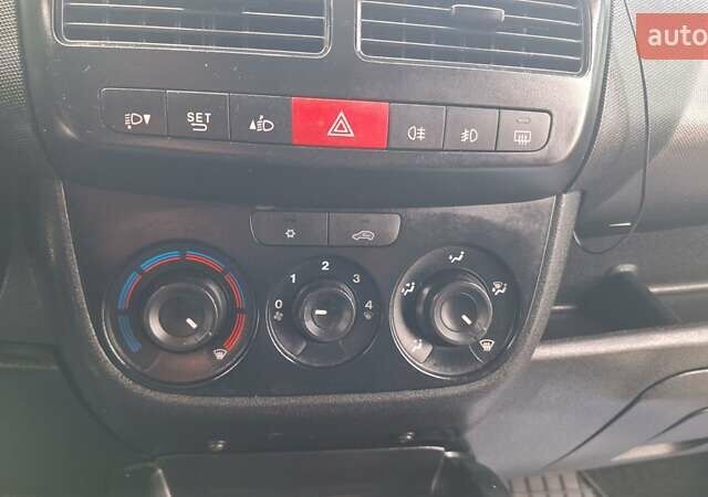 Синий Опель Комбо груз.-пасс., объемом двигателя 1.6 л и пробегом 192 тыс. км за 10850 $, фото 45 на Automoto.ua