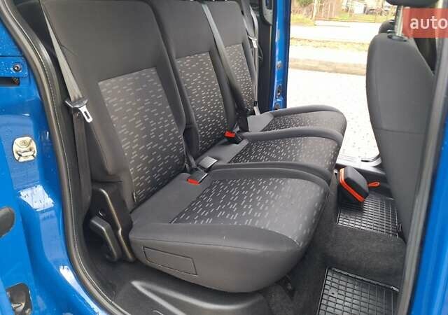 Синий Опель Комбо груз.-пасс., объемом двигателя 1.6 л и пробегом 193 тыс. км за 10800 $, фото 25 на Automoto.ua