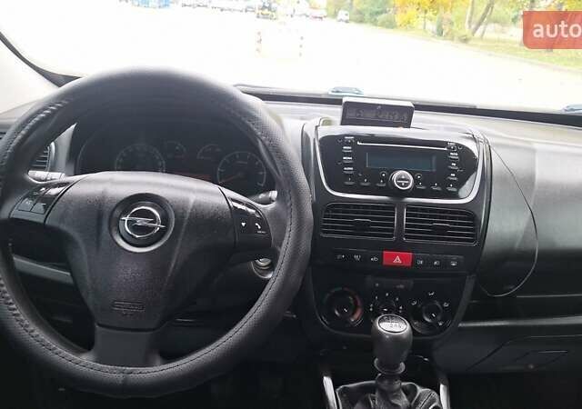 Синій Опель Комбо вант.-пас., об'ємом двигуна 1.6 л та пробігом 193 тис. км за 11400 $, фото 20 на Automoto.ua