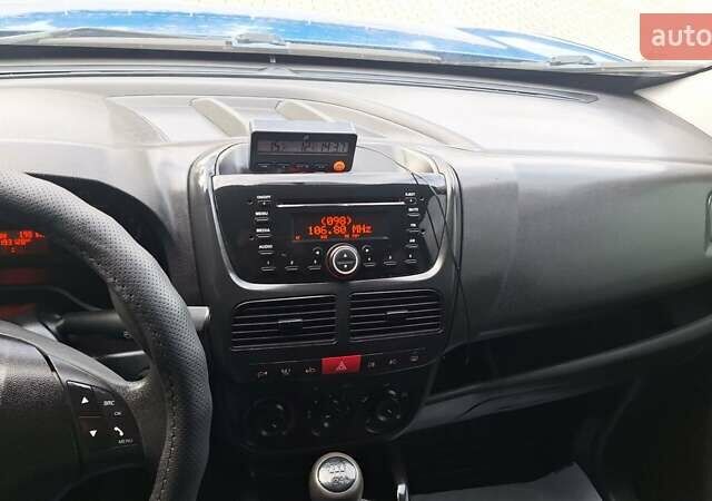 Синий Опель Комбо груз.-пасс., объемом двигателя 1.6 л и пробегом 192 тыс. км за 10800 $, фото 38 на Automoto.ua