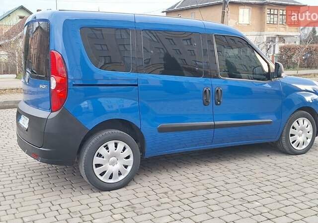 Синий Опель Комбо груз.-пасс., объемом двигателя 1.6 л и пробегом 193 тыс. км за 10800 $, фото 5 на Automoto.ua