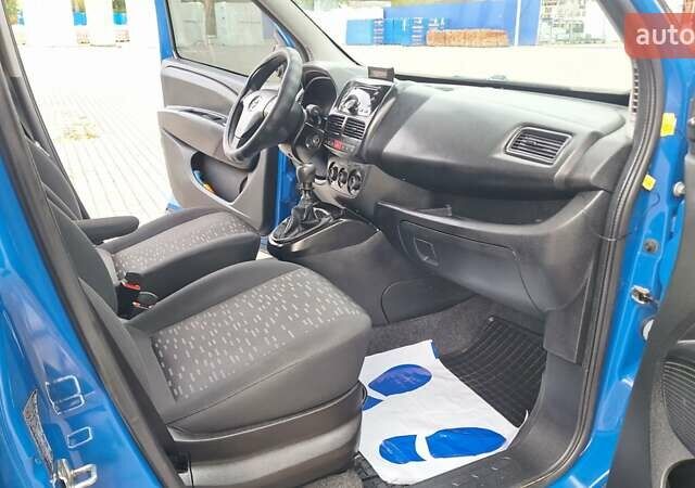 Синий Опель Комбо груз.-пасс., объемом двигателя 1.6 л и пробегом 193 тыс. км за 10850 $, фото 28 на Automoto.ua