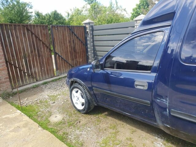 Синий Опель Комбо груз.-пасс., объемом двигателя 0 л и пробегом 300 тыс. км за 1150 $, фото 4 на Automoto.ua