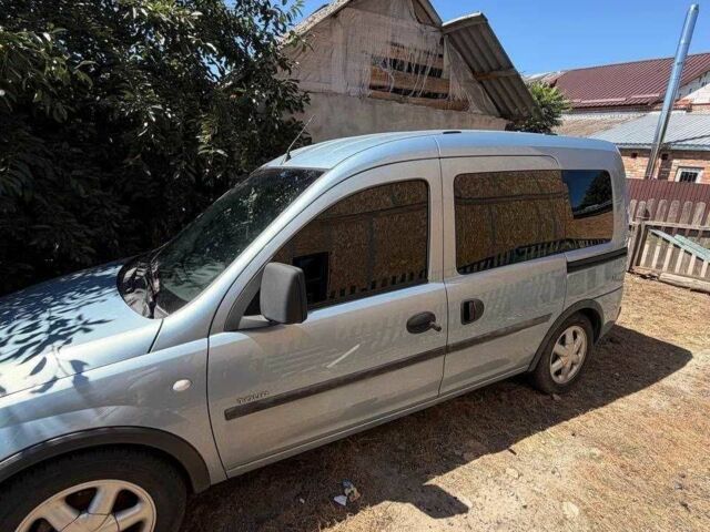 Синій Опель Комбо вант.-пас., об'ємом двигуна 1.6 л та пробігом 240 тис. км за 4504 $, фото 2 на Automoto.ua
