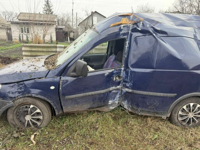 Синій Опель Комбо вант.-пас., об'ємом двигуна 0 л та пробігом 250 тис. км за 500 $, фото 1 на Automoto.ua