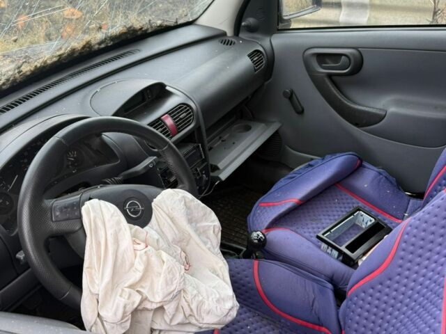 Синій Опель Комбо вант.-пас., об'ємом двигуна 0 л та пробігом 250 тис. км за 500 $, фото 2 на Automoto.ua