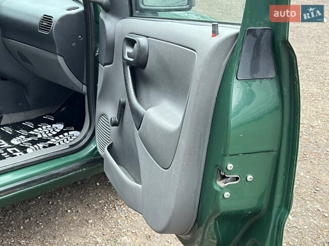 Зеленый Опель Комбо груз.-пасс., объемом двигателя 1.3 л и пробегом 300 тыс. км за 3450 $, фото 22 на Automoto.ua