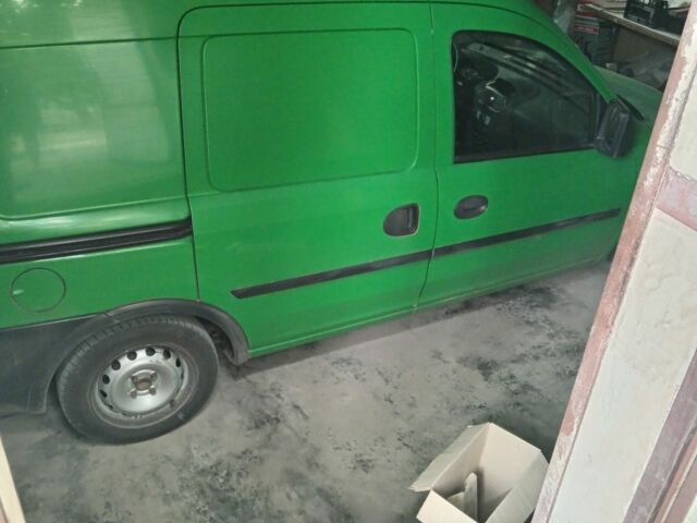 Опель Комбо груз.-пасс. 2008 в Кривом Роге на Automoto.ua Зеленый Опель Комбо груз.-пасс., объемом двигателя 1 л и пробегом 220 тыс. км за 4700 $, фото 3 на Automoto.ua