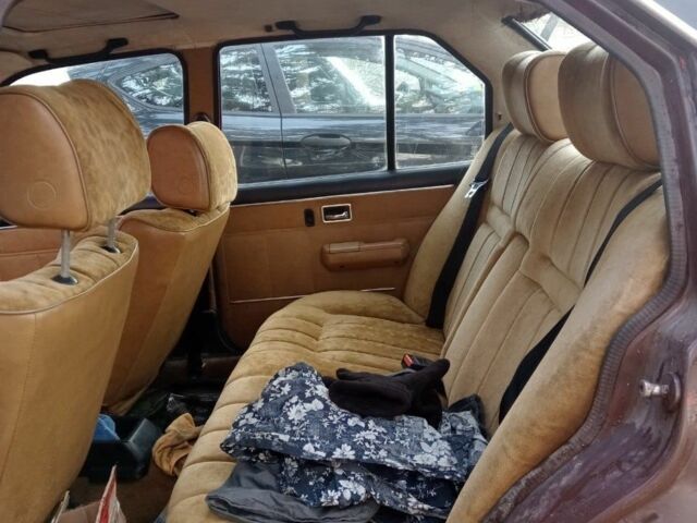 Коричневий Опель Коммандор, об'ємом двигуна 2.5 л та пробігом 475 тис. км за 800 $, фото 6 на Automoto.ua