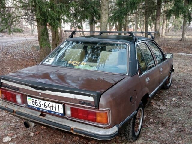 Коричневий Опель Коммандор, об'ємом двигуна 2.5 л та пробігом 475 тис. км за 800 $, фото 9 на Automoto.ua