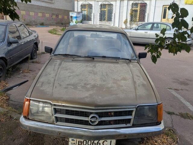 Коричневый Опель Коммандор, объемом двигателя 0 л и пробегом 70 тыс. км за 480 $, фото 1 на Automoto.ua