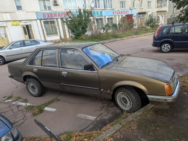 Коричневый Опель Коммандор, объемом двигателя 0 л и пробегом 70 тыс. км за 480 $, фото 2 на Automoto.ua