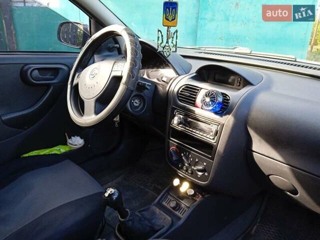 Белый Опель Корса, объемом двигателя 0.97 л и пробегом 254 тыс. км за 3000 $, фото 3 на Automoto.ua