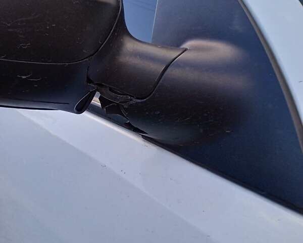 Белый Опель Корса, объемом двигателя 0.97 л и пробегом 254 тыс. км за 3000 $, фото 10 на Automoto.ua