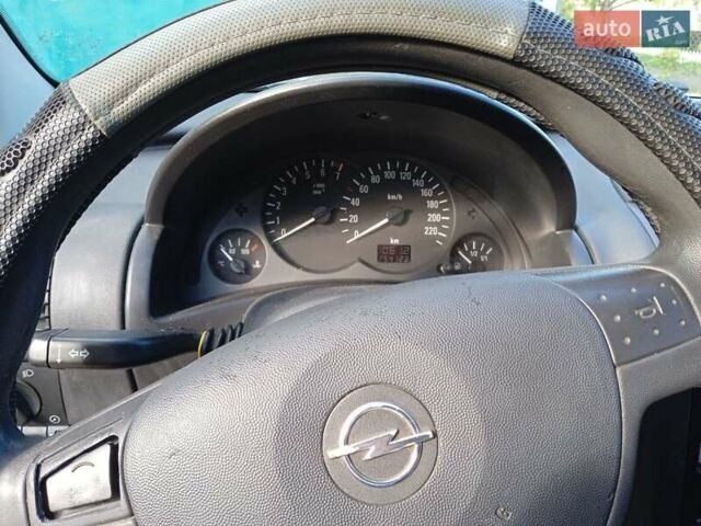 Белый Опель Корса, объемом двигателя 0.97 л и пробегом 254 тыс. км за 3000 $, фото 6 на Automoto.ua