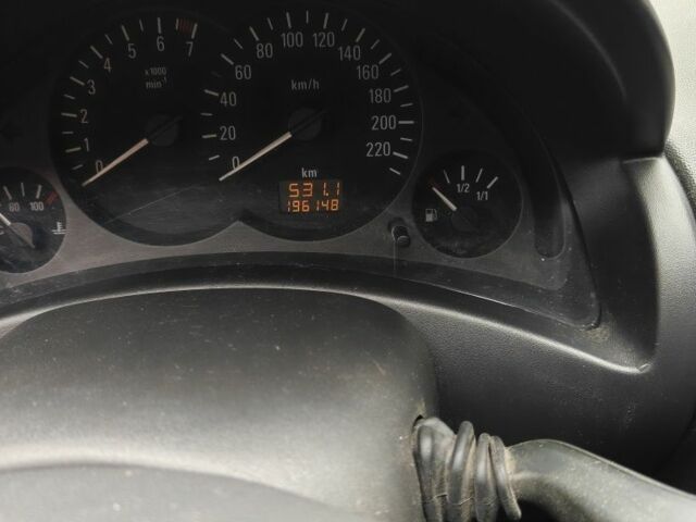 Белый Опель Корса, объемом двигателя 1.2 л и пробегом 196 тыс. км за 2600 $, фото 10 на Automoto.ua