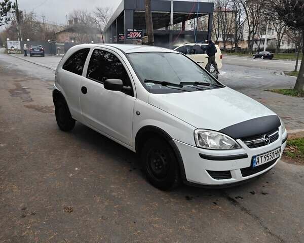 Білий Опель Корса, об'ємом двигуна 1.23 л та пробігом 196 тис. км за 2600 $, фото 6 на Automoto.ua