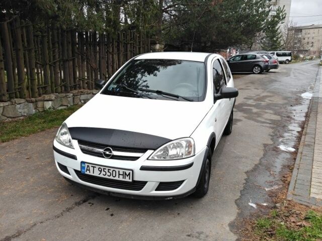 Белый Опель Корса, объемом двигателя 1.2 л и пробегом 196 тыс. км за 2600 $, фото 7 на Automoto.ua
