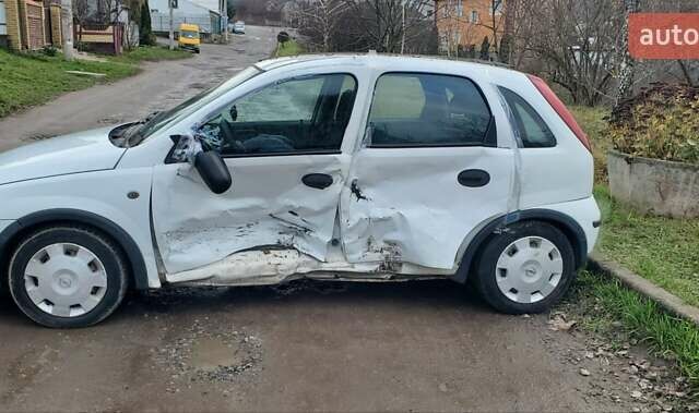 Белый Опель Корса, объемом двигателя 1.3 л и пробегом 280 тыс. км за 1700 $, фото 2 на Automoto.ua