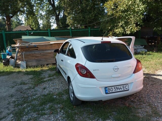 Білий Опель Корса, об'ємом двигуна 1.2 л та пробігом 3 тис. км за 3500 $, фото 1 на Automoto.ua