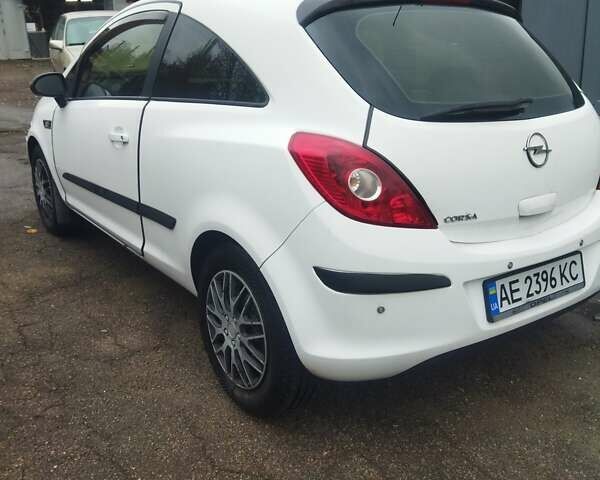 Білий Опель Корса, об'ємом двигуна 1.3 л та пробігом 268 тис. км за 3500 $, фото 6 на Automoto.ua