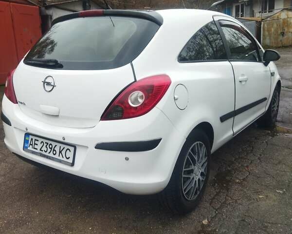 Білий Опель Корса, об'ємом двигуна 1.3 л та пробігом 268 тис. км за 3500 $, фото 4 на Automoto.ua