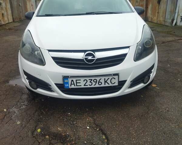 Білий Опель Корса, об'ємом двигуна 1.3 л та пробігом 268 тис. км за 3500 $, фото 2 на Automoto.ua