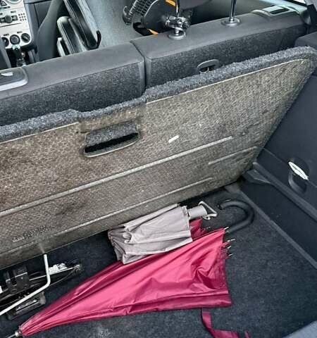 Белый Опель Корса, объемом двигателя 1 л и пробегом 250 тыс. км за 4200 $, фото 16 на Automoto.ua