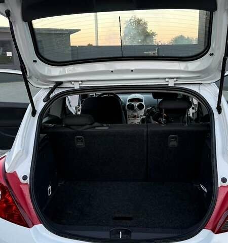 Белый Опель Корса, объемом двигателя 1 л и пробегом 250 тыс. км за 4200 $, фото 15 на Automoto.ua