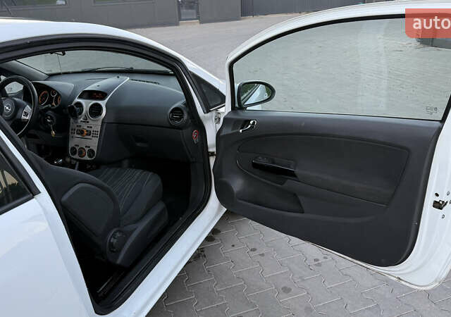 Білий Опель Корса, об'ємом двигуна 1 л та пробігом 250 тис. км за 4200 $, фото 13 на Automoto.ua