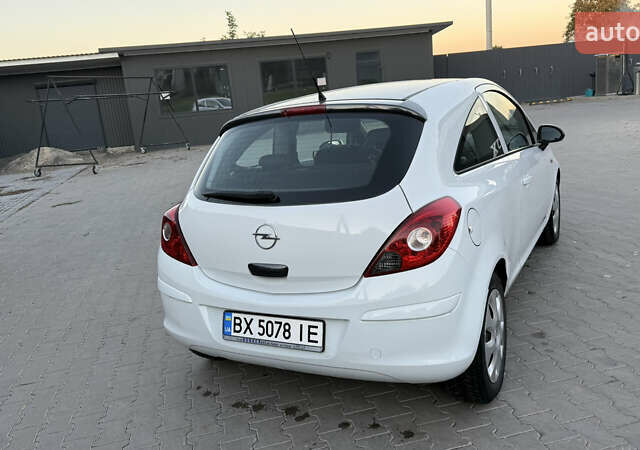 Білий Опель Корса, об'ємом двигуна 1 л та пробігом 250 тис. км за 4200 $, фото 4 на Automoto.ua