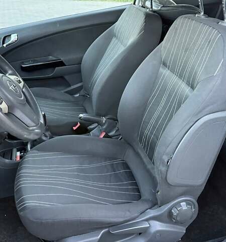 Белый Опель Корса, объемом двигателя 1 л и пробегом 250 тыс. км за 4200 $, фото 14 на Automoto.ua