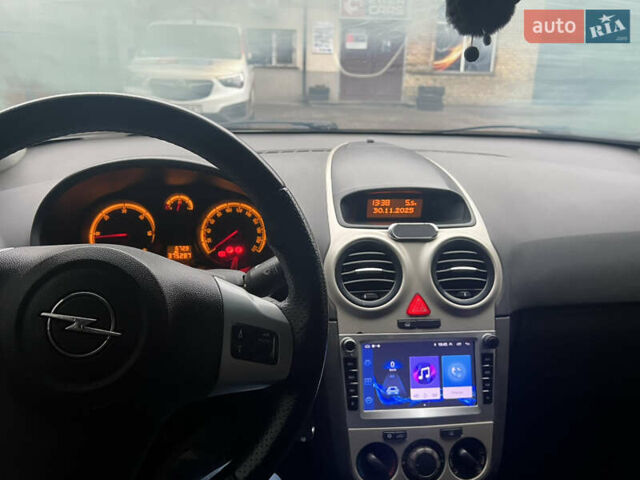 Белый Опель Корса, объемом двигателя 1.25 л и пробегом 375 тыс. км за 3500 $, фото 6 на Automoto.ua
