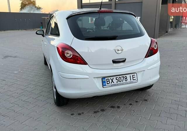 Белый Опель Корса, объемом двигателя 1 л и пробегом 250 тыс. км за 4200 $, фото 7 на Automoto.ua