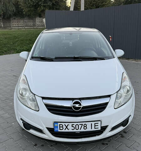 Білий Опель Корса, об'ємом двигуна 1 л та пробігом 250 тис. км за 4200 $, фото 1 на Automoto.ua