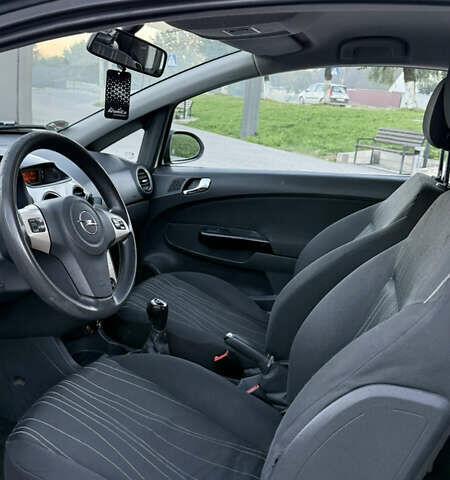 Білий Опель Корса, об'ємом двигуна 1 л та пробігом 250 тис. км за 4200 $, фото 9 на Automoto.ua