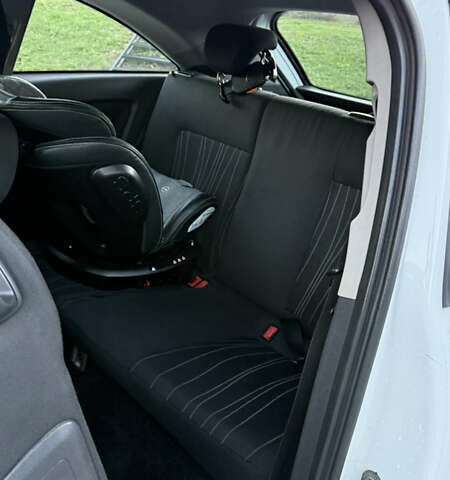 Білий Опель Корса, об'ємом двигуна 1 л та пробігом 250 тис. км за 4200 $, фото 11 на Automoto.ua