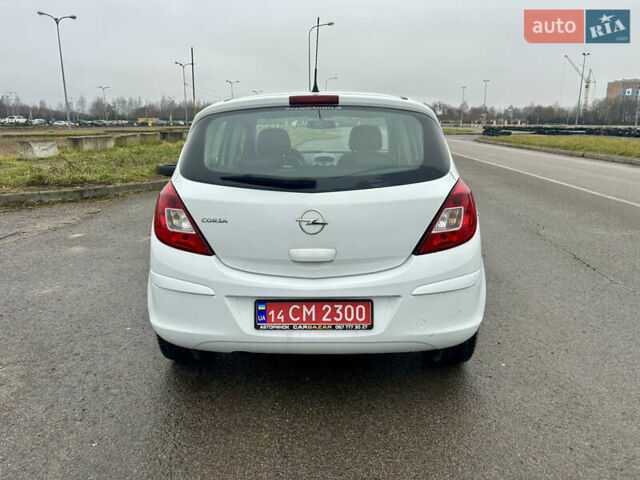 Белый Опель Корса, объемом двигателя 1.2 л и пробегом 131 тыс. км за 6300 $, фото 4 на Automoto.ua
