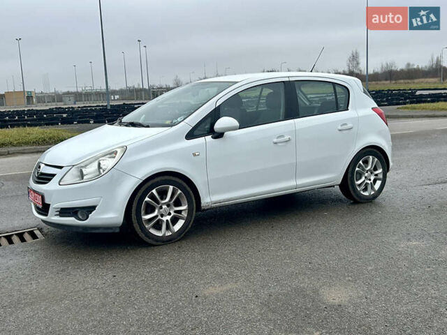 Белый Опель Корса, объемом двигателя 1.2 л и пробегом 131 тыс. км за 6300 $, фото 17 на Automoto.ua