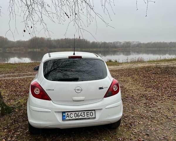 Білий Опель Корса, об'ємом двигуна 1.2 л та пробігом 320 тис. км за 3999 $, фото 1 на Automoto.ua