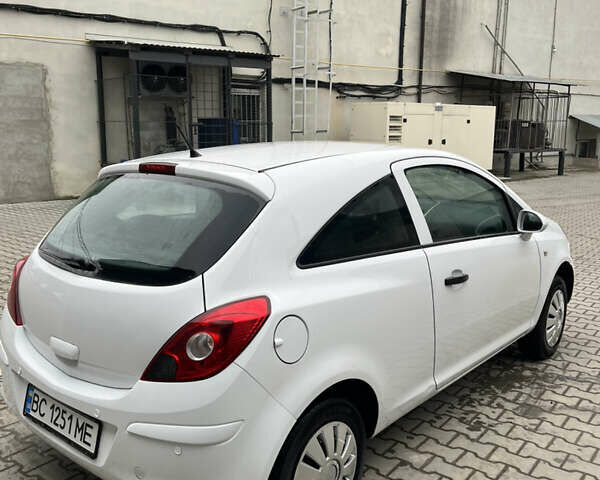 Белый Опель Корса, объемом двигателя 1.23 л и пробегом 349 тыс. км за 2850 $, фото 8 на Automoto.ua
